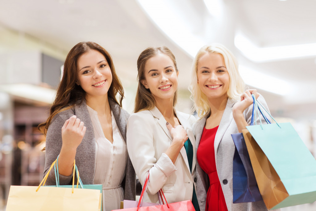 women shoppers